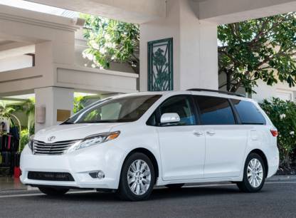 2017_Toyota_Sienna_av