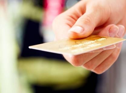 Frais de conversion de devises: les banques devront payer