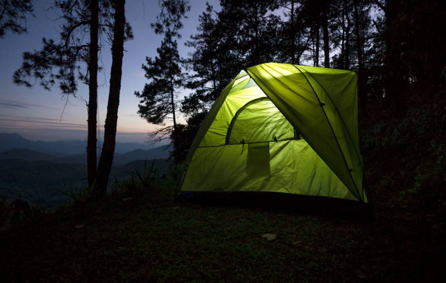 Camper sans feu de camp : comment en profiter ?