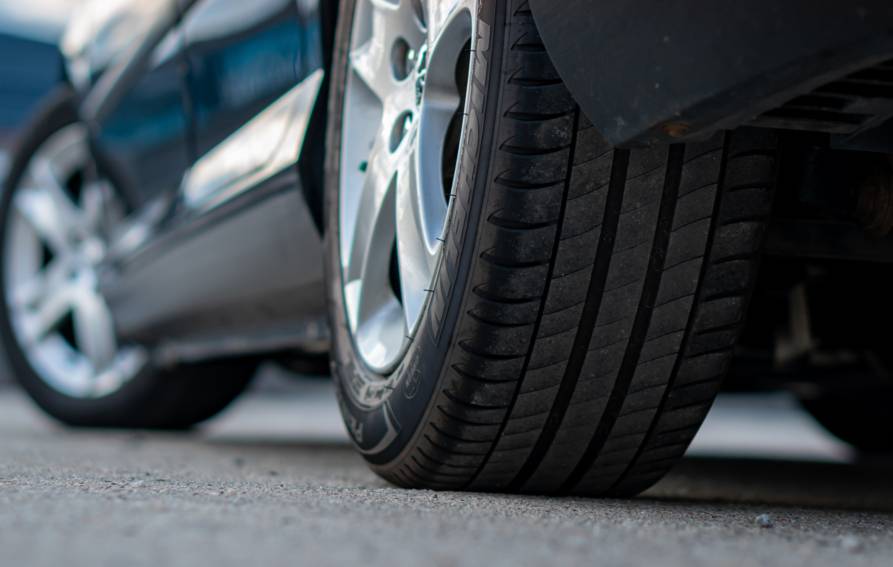 Comment choisir le meilleur pneu d'été (ou 4-saisons)