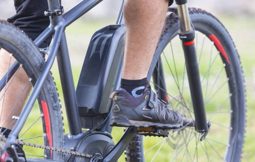 Entretenir la batterie de votre vélo : erreurs à éviter et conseils essentiels