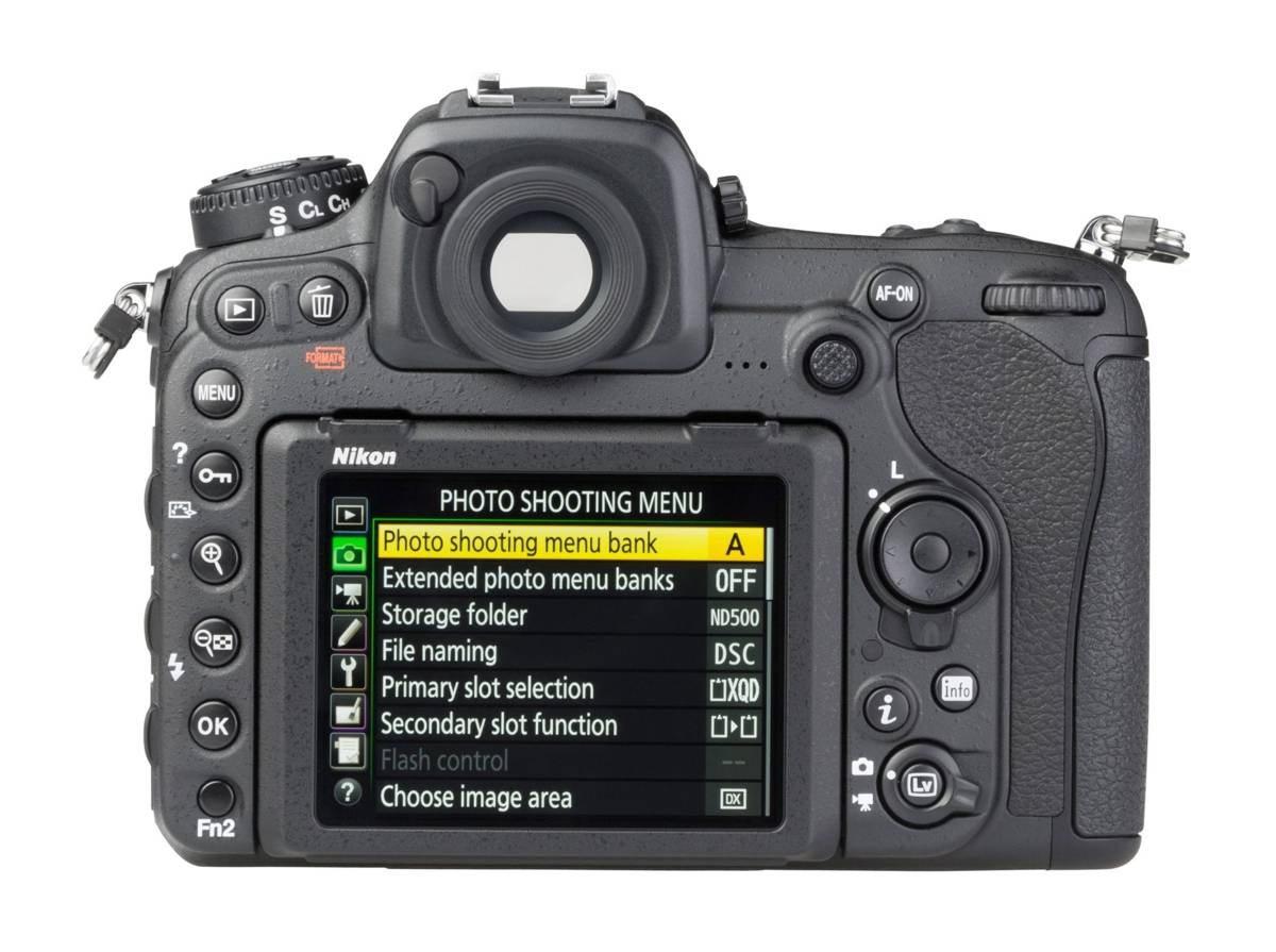 NIKON D500 + AF-S DX NIKKOR 16-80mm 1:2.8-4E ED VR | Protégez-Vous.ca