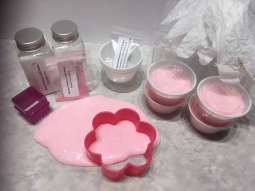 Pâtes gluantes à préparer soi-même (slime)