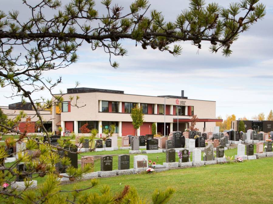 Cimetière---Coopérative-funéraire-de-l'Estrie-(Complexe-24-Juin).jpg