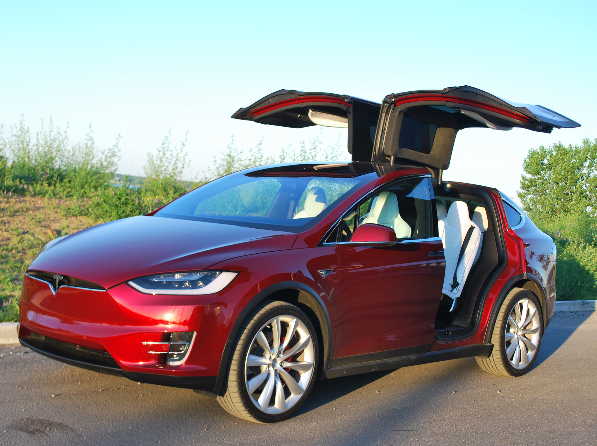 Essai éclair du Tesla Model X: performant, mais hors de prix!