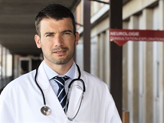 Le Quebec Forme De Plus En Plus De Medecins Protegez Vous Ca